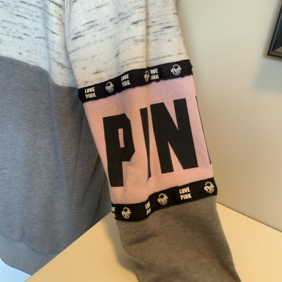 VS Pink crew sweater - Picture 4 of 5